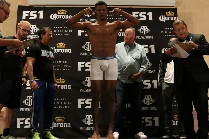 Chava Vs Prescott Weigh In Weigh In Andy Samuelson Premier Boxing