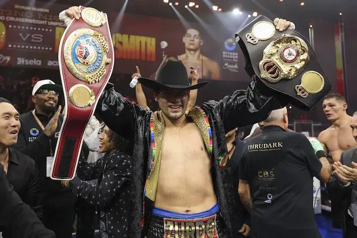 BoxingScene’s Midweek Mailbag Extravaganza: Benavidez-Morrell, Opetaia-Ramirez, Buatsi-Smith, Anthony Joshua, Donald Curry