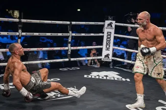 David Papot drops Harlem Eubank before winning 12-round decision in London on July 18, 2026