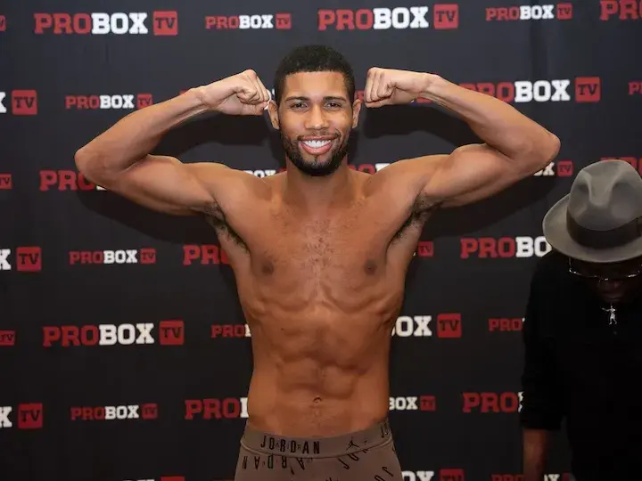 Hebert Conceicao Sousa makes weight for his fight against Johan Gonzalez. (April 9, 2026)