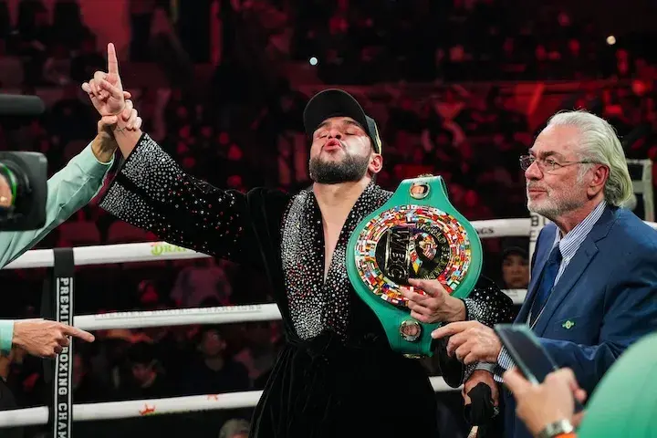 Jesus Ramos Jnr celebrates after defeating Shane Mosley Jnr in December 2025.