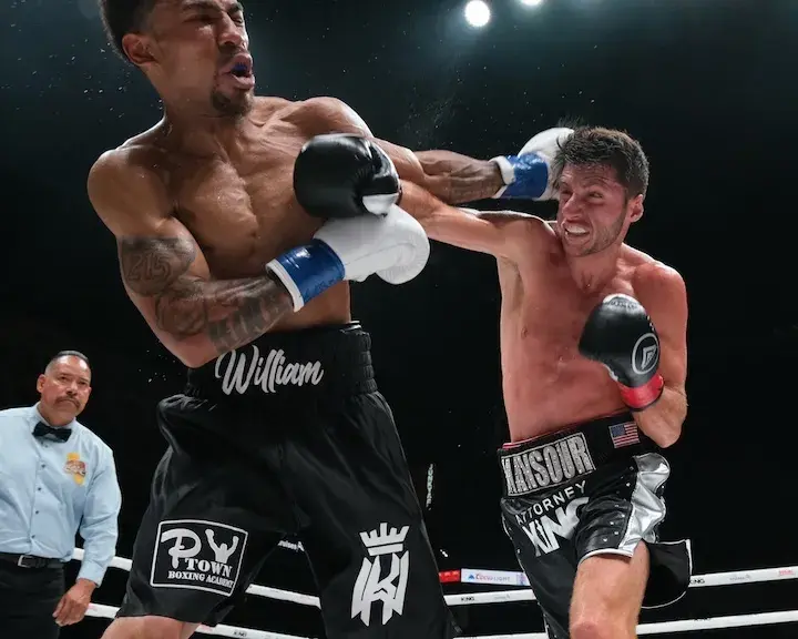 Jonny Mansour (right) routinely beat William King to the punch in winning an eight-round unanimous decision Saturday at Frontwave Arena in Oceanside, California. (April 18, 2026)