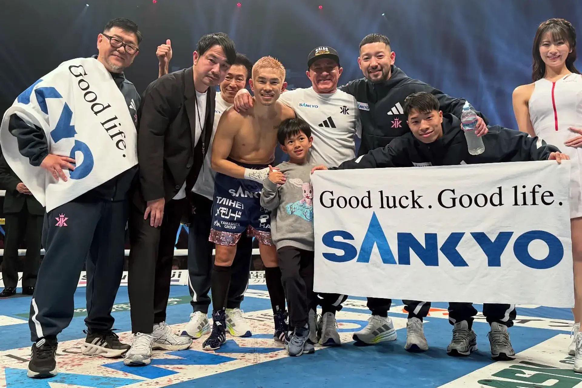 Kazuto Ioka celebrates his fourth-round knockout victory over Maikel Ordosgoitti on December 31, 2025.