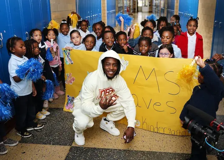 Keyshawn Davis visits Norfolk school ahead of homecoming main event