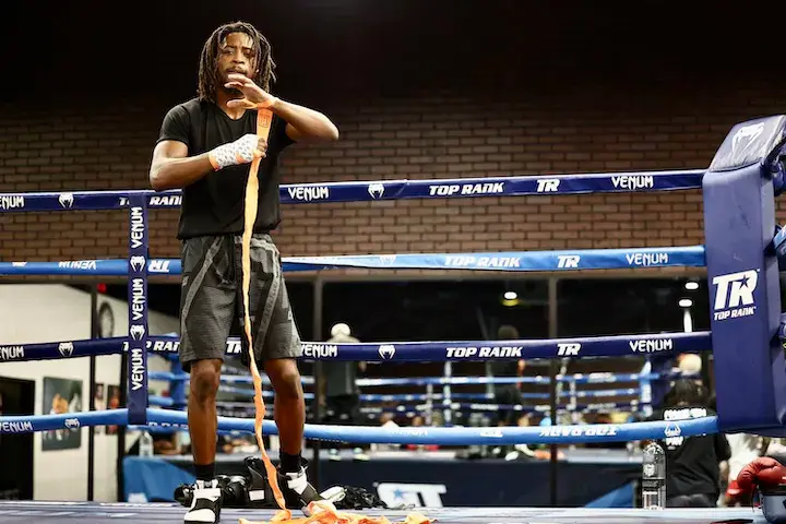 TV Picks of the Week: Denys Berinchyk to defend against Keyshawn Davis