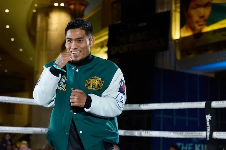 Mark Magsayo Sign Media Workout 07162025