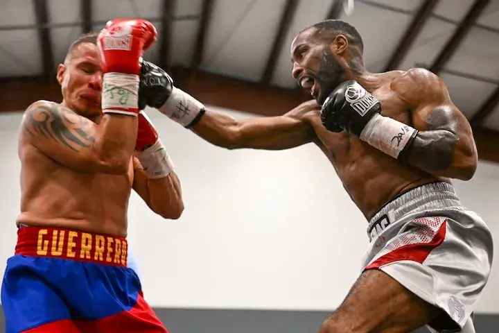 Mickey Bey TKO3 Oscar Escandon 06.07.2025