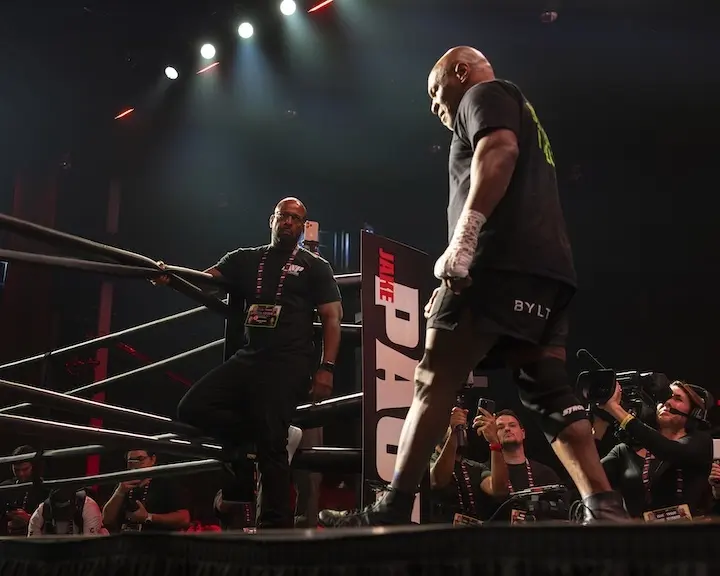 Daily Bread Mailbag: Mike Tyson vs. Joe Frazier, prime for prime, who wins?