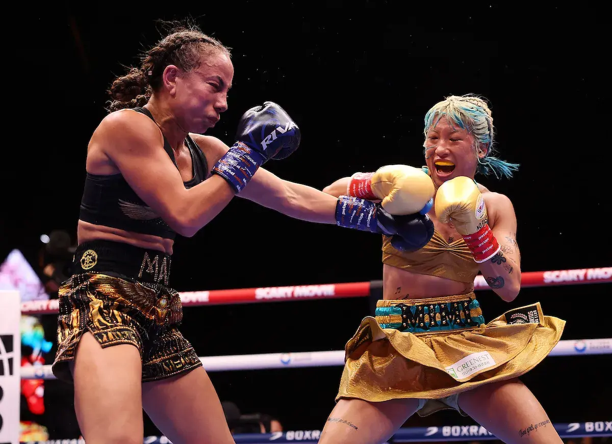 Mizuki Hiruta and Mai Soliman trade shots in Egypt