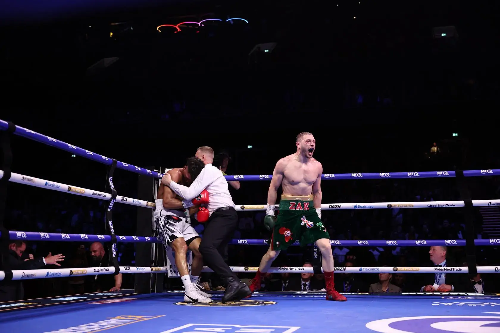 Late-notice opponent Zak Chelli dramatically stopped David Morrell in 10 rounds at the Co-op Live in Manchester, England