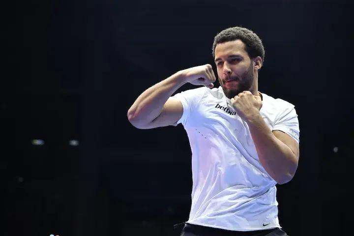Moses Itauma shadowboxes at a media workout on August 13, 2025 ahead of his fight against Dillian Whyte.