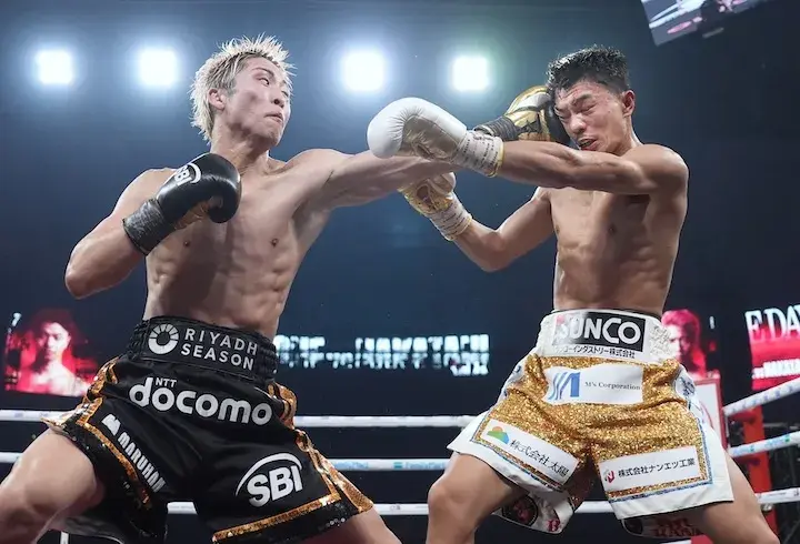 Naoya Inoue lands a punch on Junto Nakatani. (May 2, 2026)