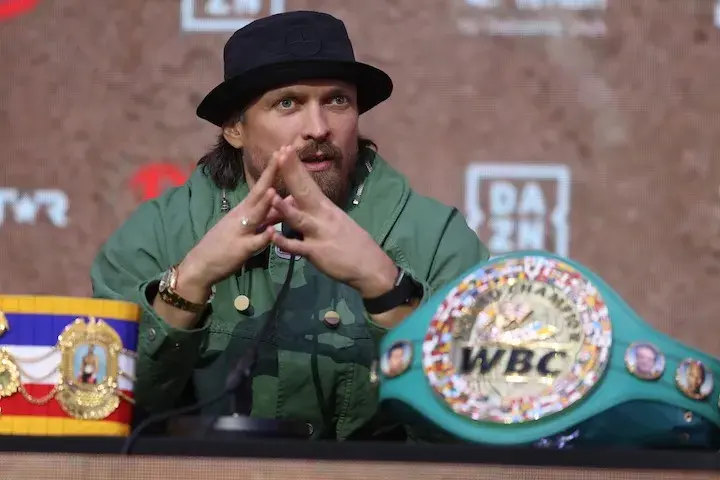 Oleksandr Usyk at the London press conference for his fight against Rico Verhoeven. (April 14, 2026)