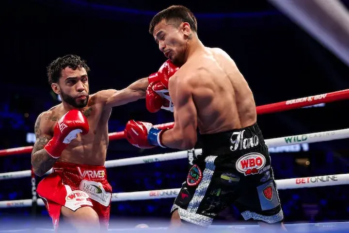 Oscar Collazo hammered Jesus Haro into submission in six rounds Saturday in Anaheim, California, to defend his unified strawweight championship. (March 14, 2026)