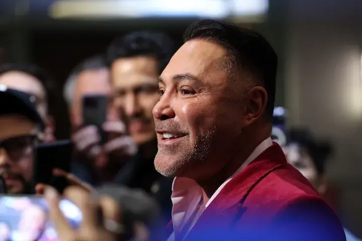 Oscar De La Hoya speaks to the media at the press conference for David Benavidez-Gilberto "Zurdo" Ramirez. (February 21, 2026)