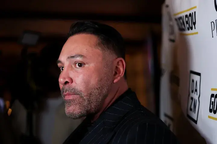 Oscar De La Hoya faces foreclosure on building that houses GBP