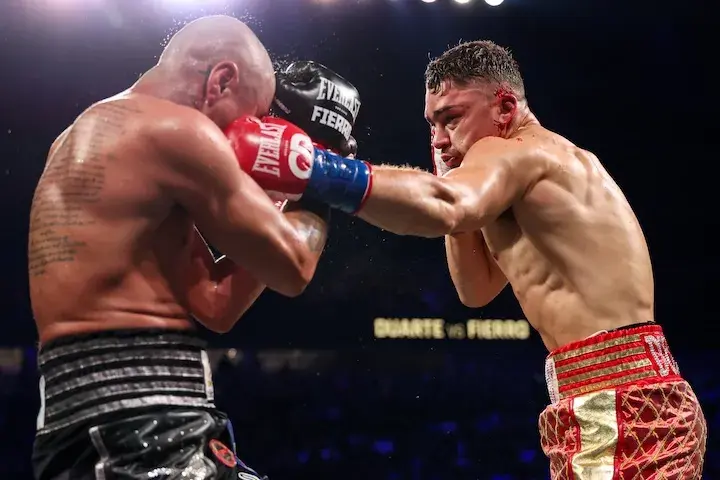Oscar Duarte (right) lands a punch on Angel Fierro in Las Vegas. (May 2, 2026)
