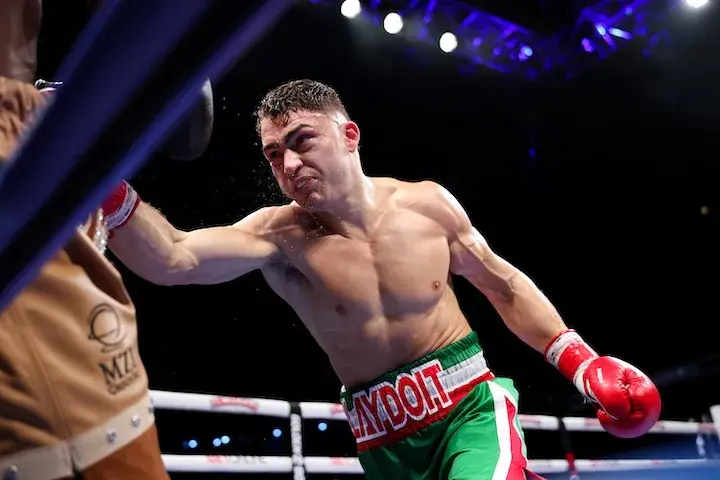 Oscar Duarte attacks Kenneth Sims Jnr during their fight on August 2, 2025.