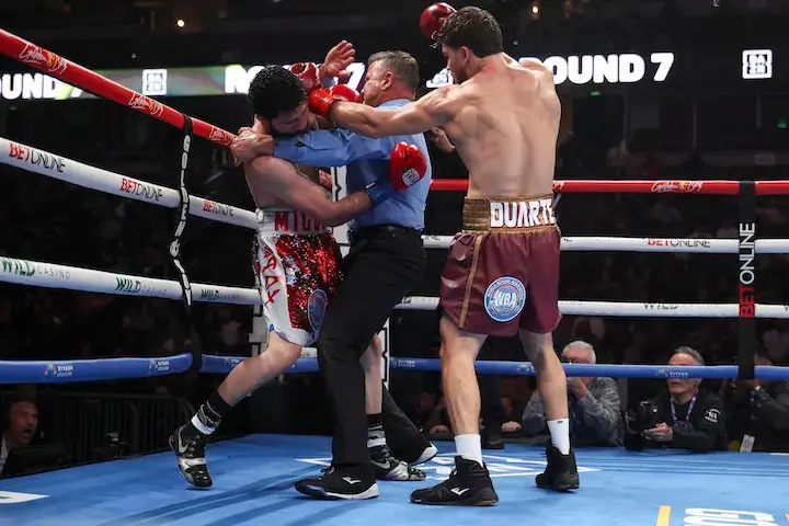 Oscar Duarte owns the night with a TKO7 of Miguel Madueno