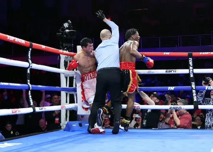 Otabek Kholmatov Vs Raymond Ford Stoppage