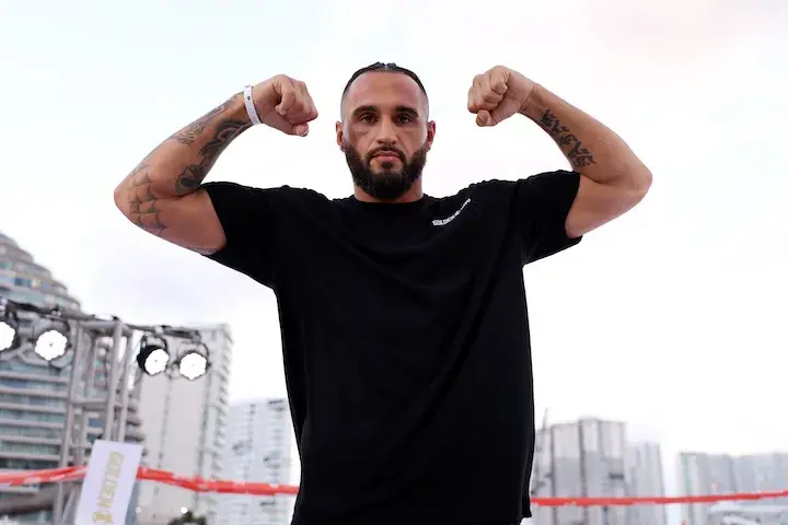 Cruiserweight contender Robin Sirwan Safar flexes