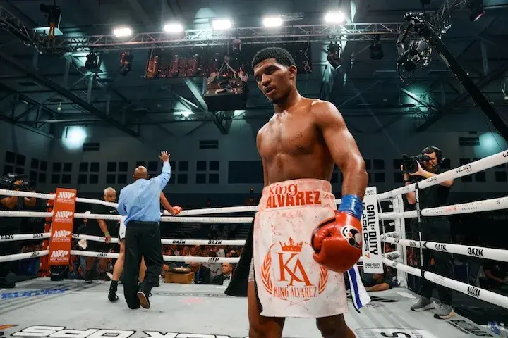 Ronny Alvarez walks away after stopping Bruno Pola Ruiz on October 18, 2025.