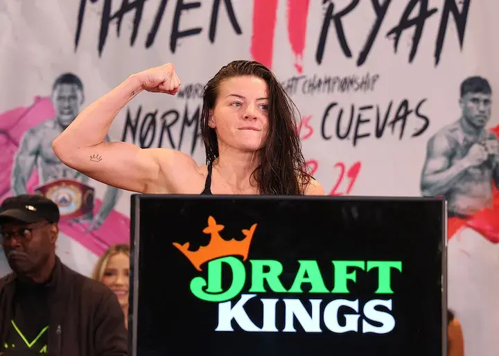 Sandy Ryan flexes ahead of her rematch with Mikaela Mayer.