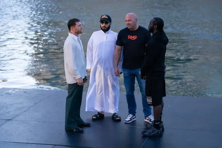 Saul Canelo Alvarez Terence Crawford First Face Off09082025