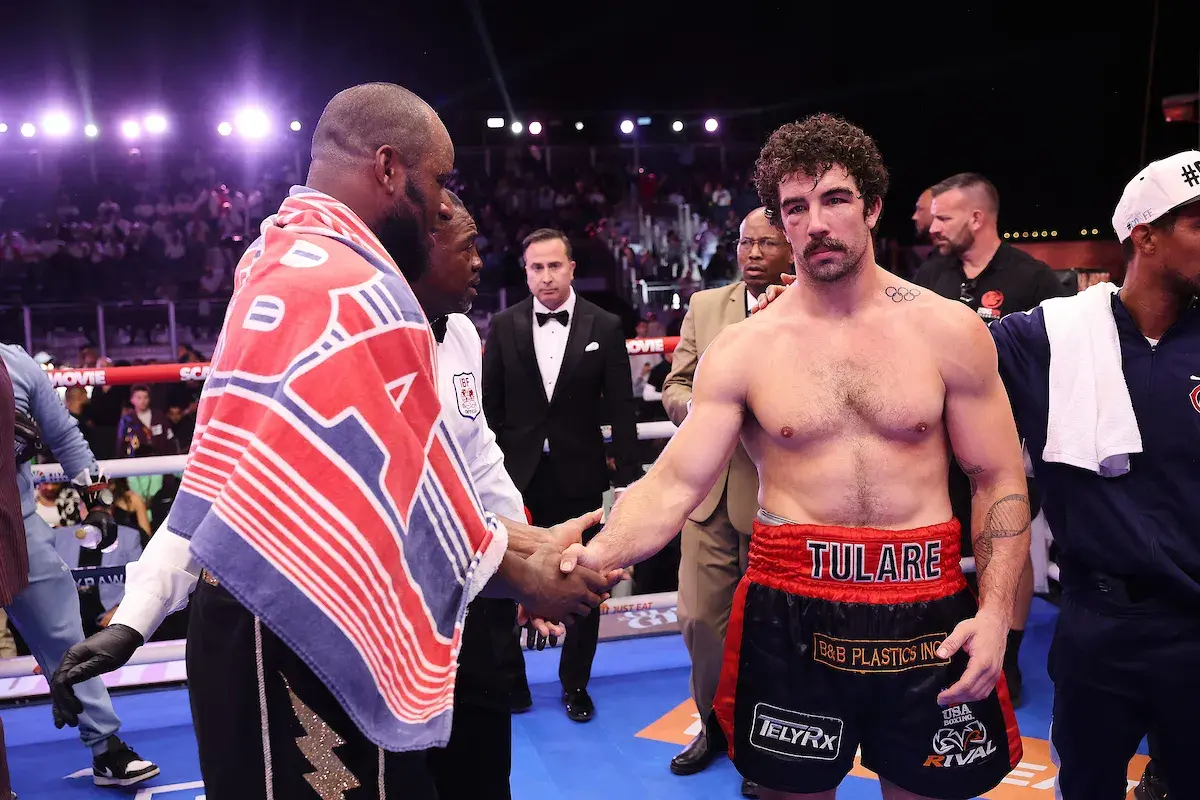 Frank Sanchez and Richard Torrez shake hands after their fight