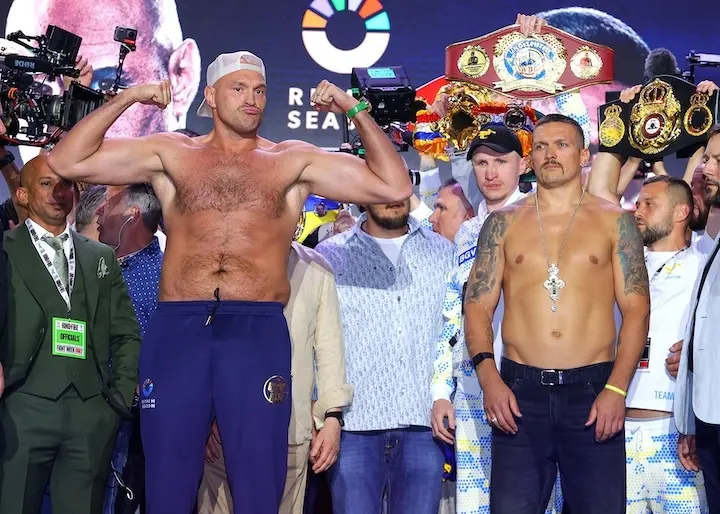 Tyson Fury Vs Oleksandr Usyk Pose