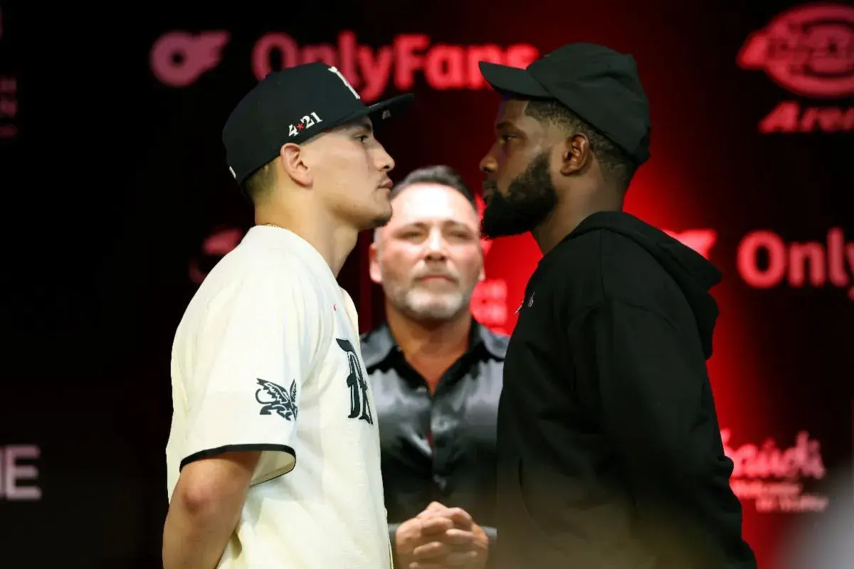 Vergil Ortiz and Erickson Lubin in post-press conference staredown at Texas Live