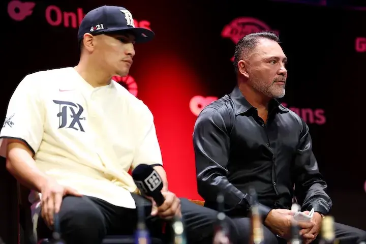 Vergil Ortiz and promoter Oscar De La Hoya of Golden Boy Promotions at a press conference in September 2025.