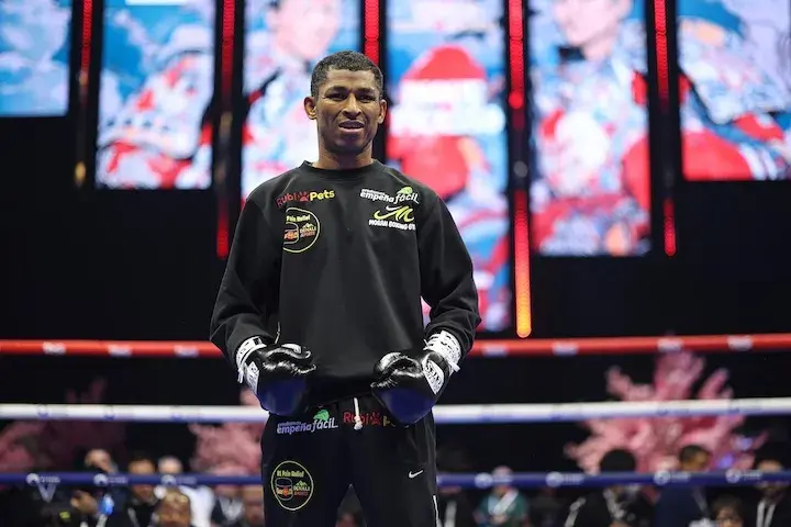 Willibaldo Garcia is in the ring at a media workout on December 24, 2025, ahead of his boxing match against Kenshiro Teraji.