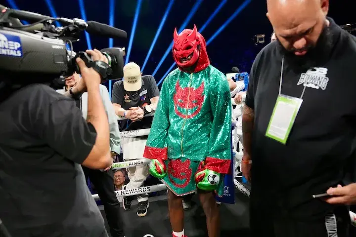 Yoenli Hernandez while getting announced for his fight against Terell Gausha at the MGM Grand Garden Arena in Las Vegas. (March 28, 2026)