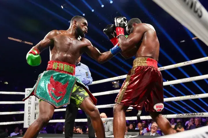Yoenli Hernandez (left) throws a punch at Terell Gausha at the MGM Grand Garden Arena in Las Vegas. (March 28, 2026)