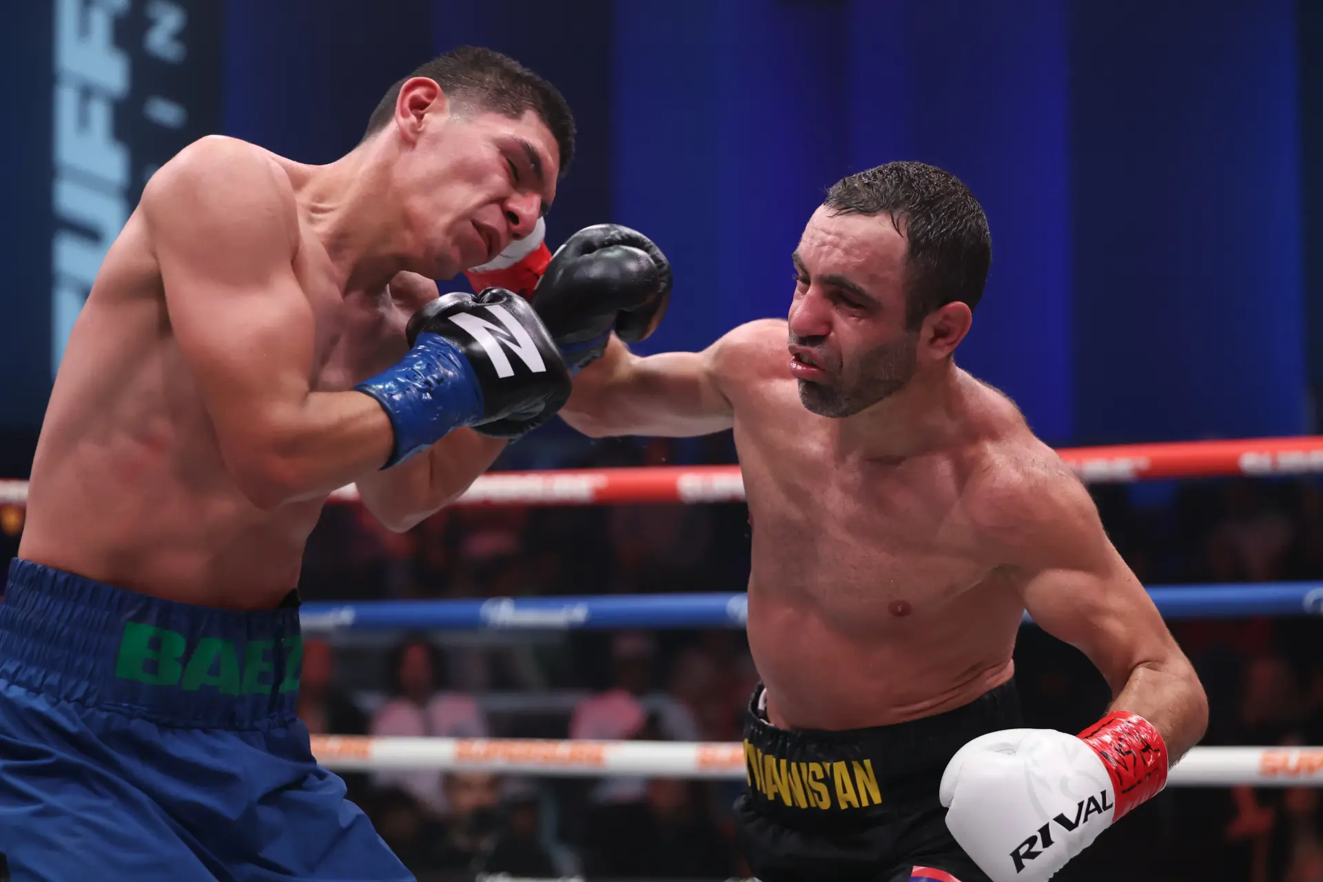 Azat Hovhannisyan lands a right hand on Eduardo Baez