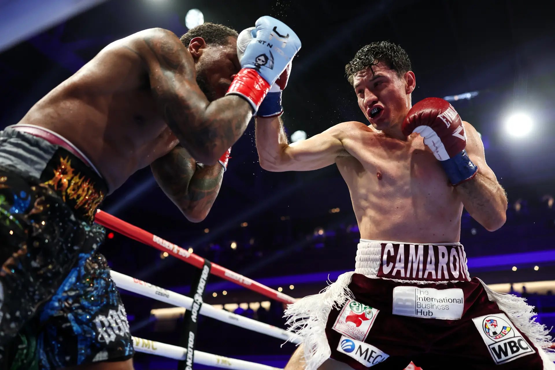 Lamont Roach retreats as William Zepeda lets them fly in Las Vegas on August 1, 2026