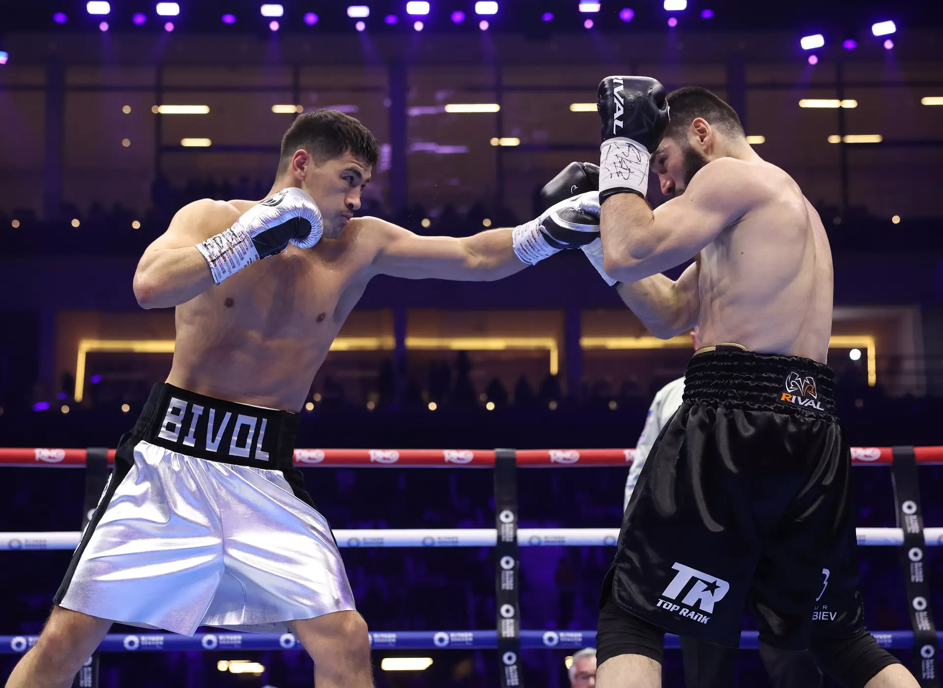 Artur Beterbiev Dmitry Bivol 2 rematch 1Picture By Mark Robinson Matchroom Boxing