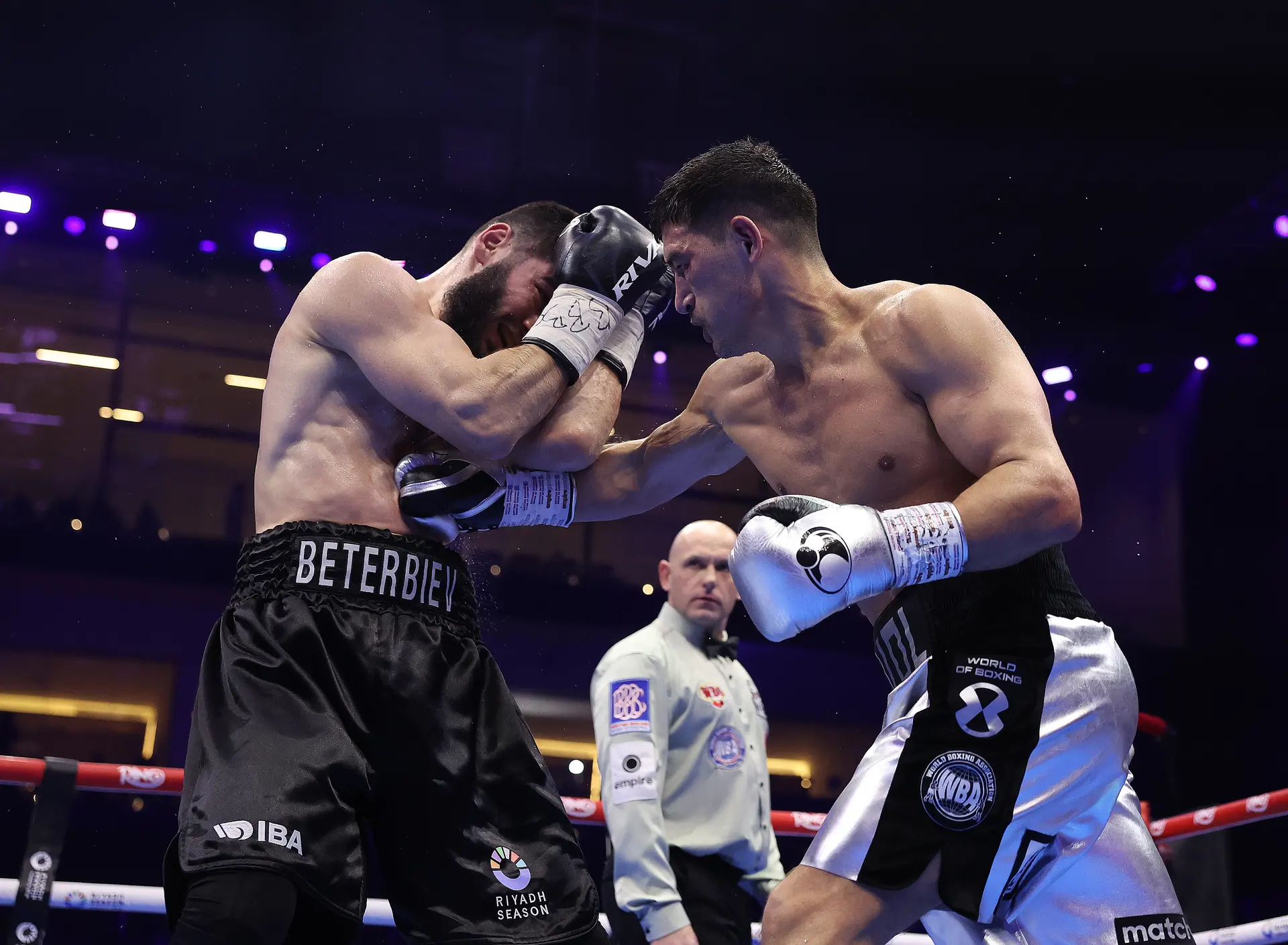 Artur Beterbiev Dmitry Bivol 2 rematch 3 Picture By Mark Robinson Matchroom Boxing
