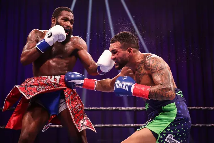 Broner Santiago Fight