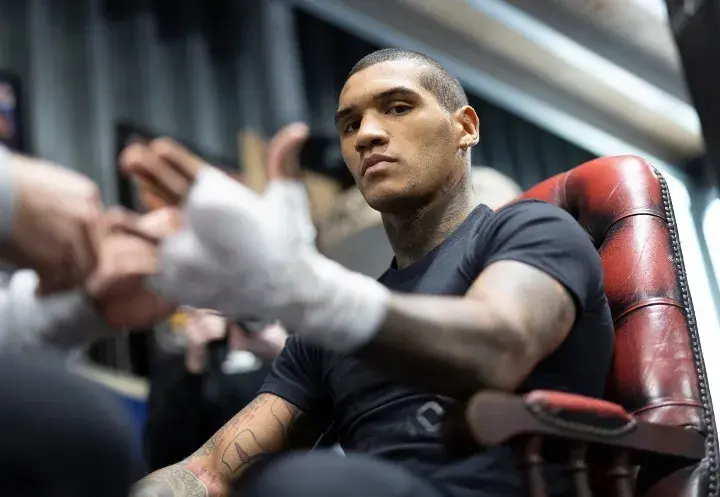 Conor Benn gets his hands wrapped at a media workout.