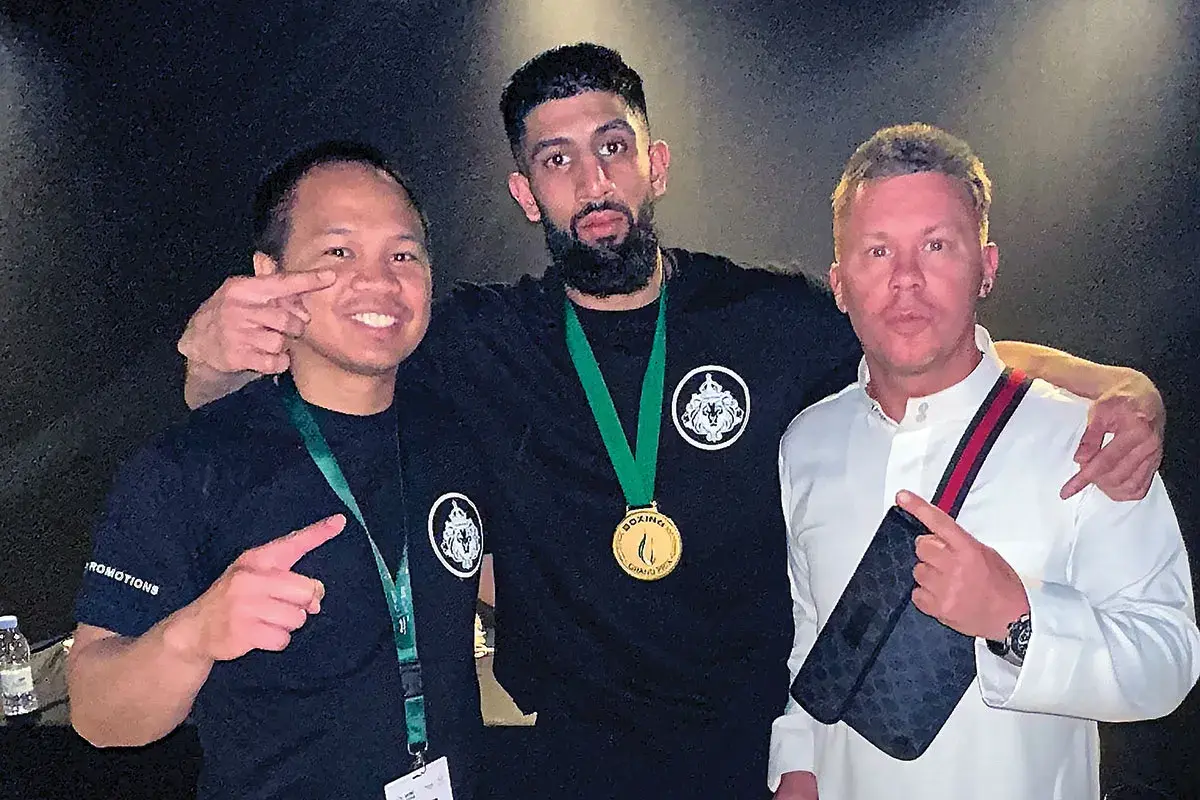 Eric Basran (center) won his first-round bout at the WBC Boxing Grand Prix tournament, edging a split decision over Isaiah Johnson on April 18, 2025.