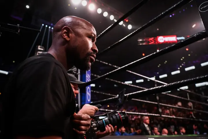 Floyd Mayweather Ringside