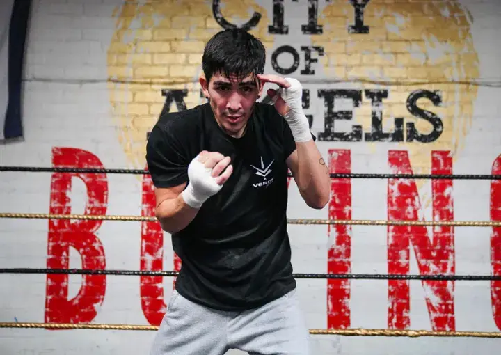 Leo Santa Cruz
