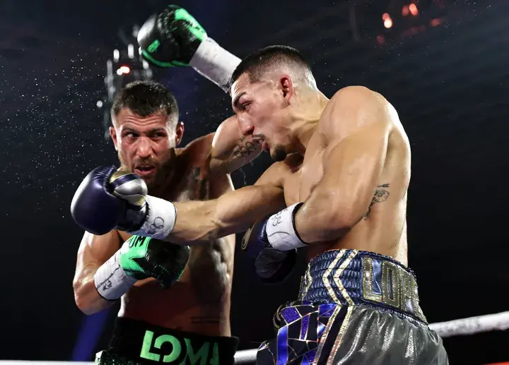 Lopez Lomachenko Fight
