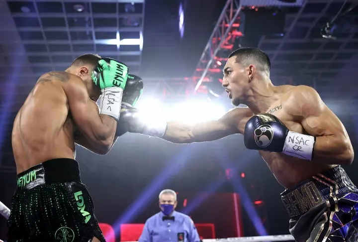 Lopez Lomachenko Fight