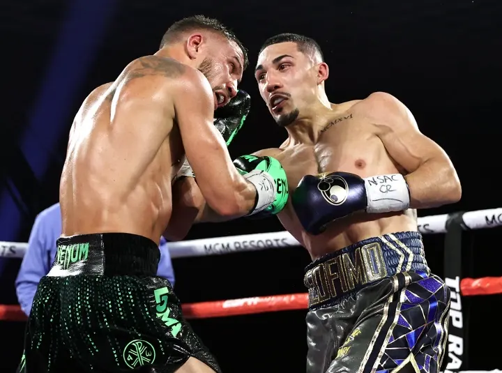 Lopez Lomachenko Fight