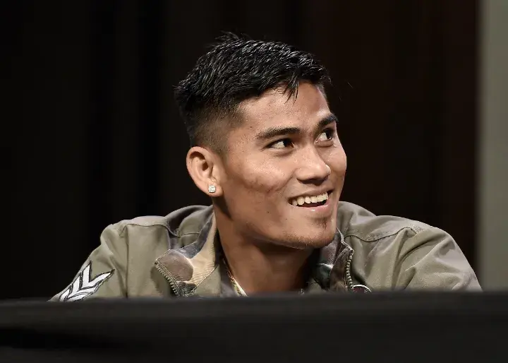 Mark Magsayo