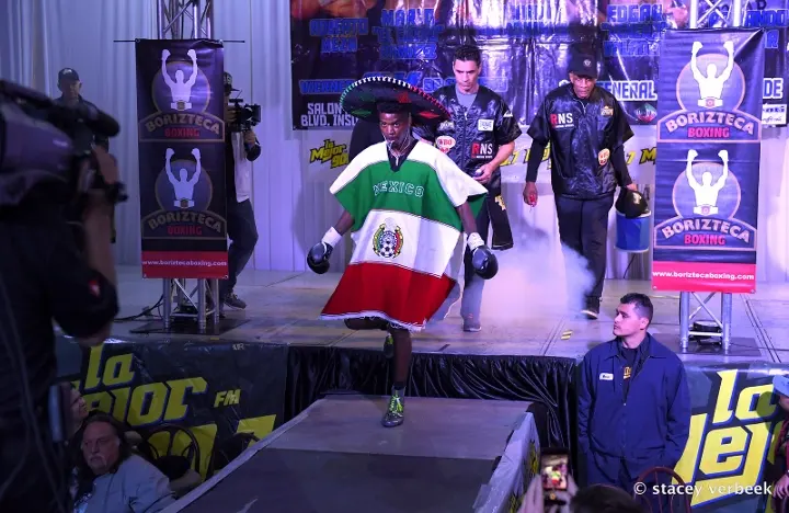 Maurice Hooker Fight Cruz