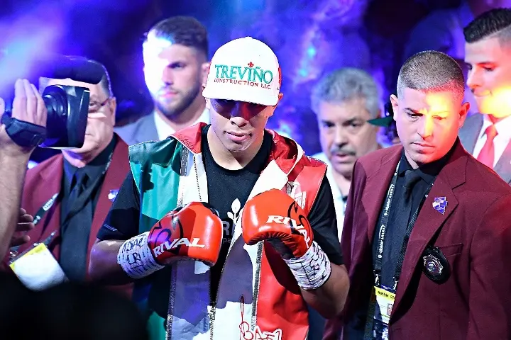 Munguia Cook Fight